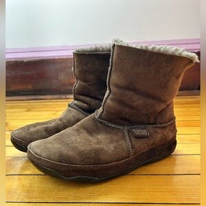 Brown shearling mukluk FitFlip boots